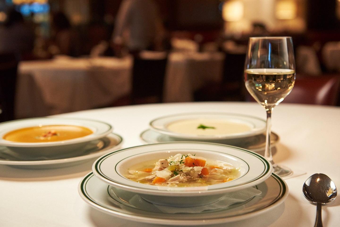 湯気とともに立ち上がる、凝縮された旨み。